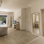 Grand_Relais_dei_Nuraghi__junior_suite_pool_6