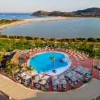 panoramic pool view