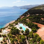 Vista-aerea-del-Palmasera-Village-e-del-golfo-di-Orosei (1)