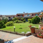 blusardegna-oasianfiteatro-residence_trilo-soggiorno-01